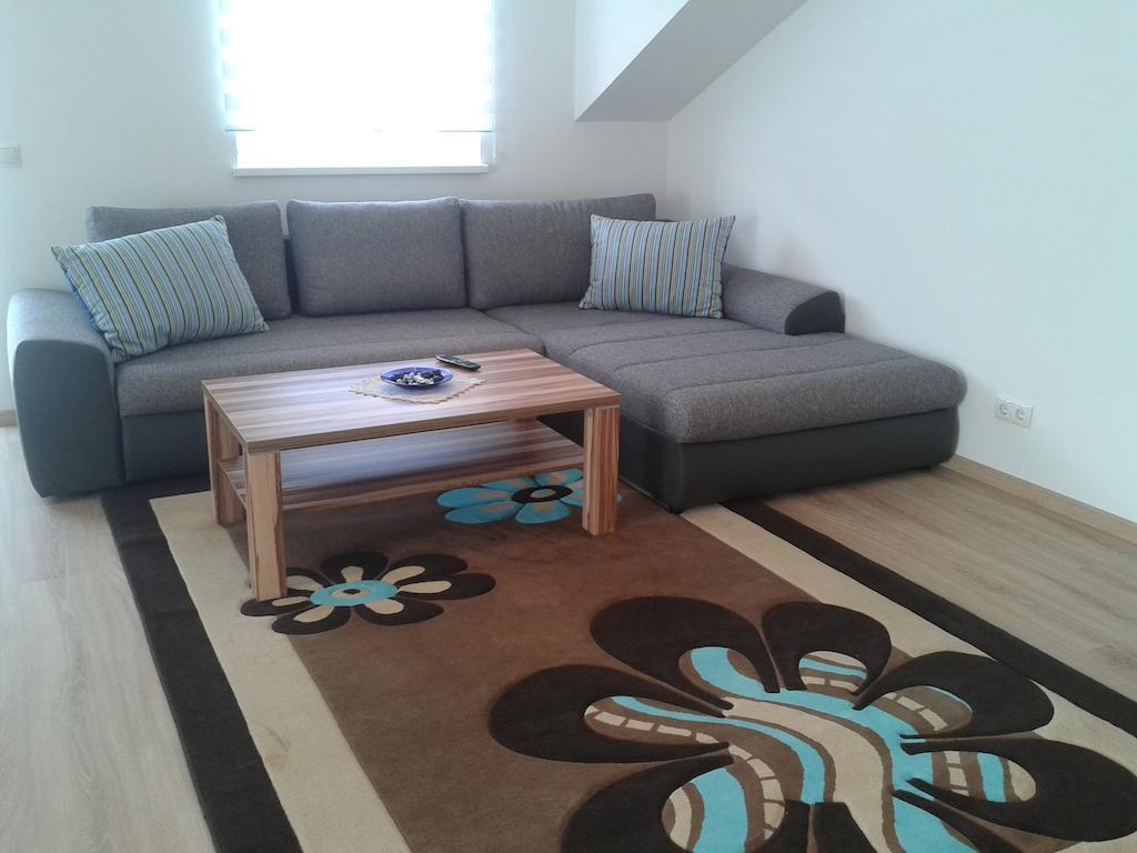 Haus Senel Apartment Ебен им Понгау Стая снимка